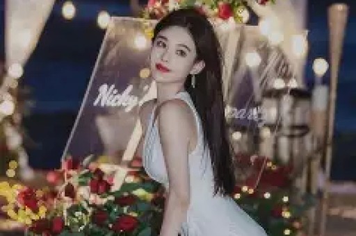 探店博主的一个“避雷贴”杀死了一家排队三小时的网红店？