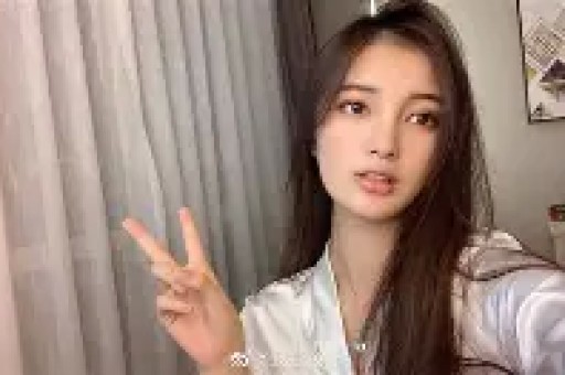 3大瓜！阿雅抄袭赵樱子当三当红小花交往多个老男星 个个离谱